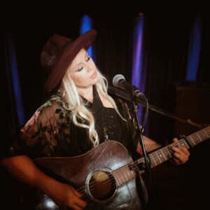 Sofia Talvik, performing.